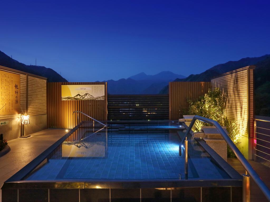 鬼怒川温泉酒店 日光 外观 照片 A rooftop onsen in Japan